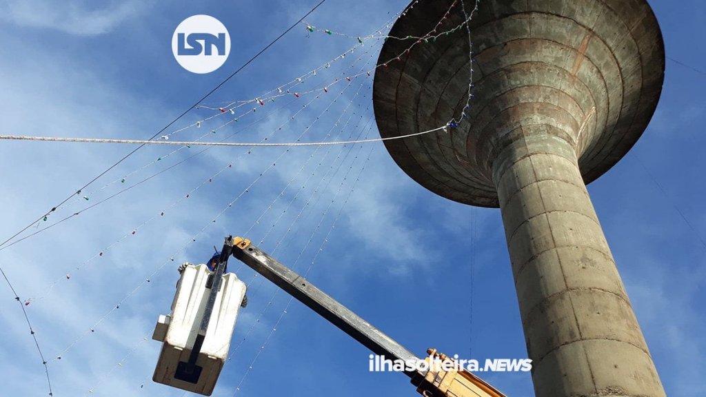 caixa-dagua-arvore-de-natal-gigante-ilha-solteira-news