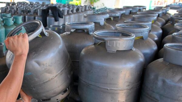 ilhanews-bolsonaro-anuncia-zerar-imposto-gas-cozinha-diesel-ilha-solteira