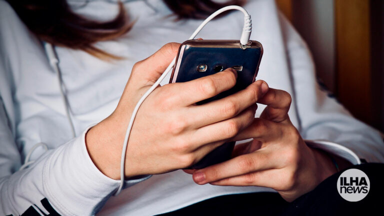 ilha-news-educacao-sp-define-regras-uso-celular-escolas-ilha-solteira