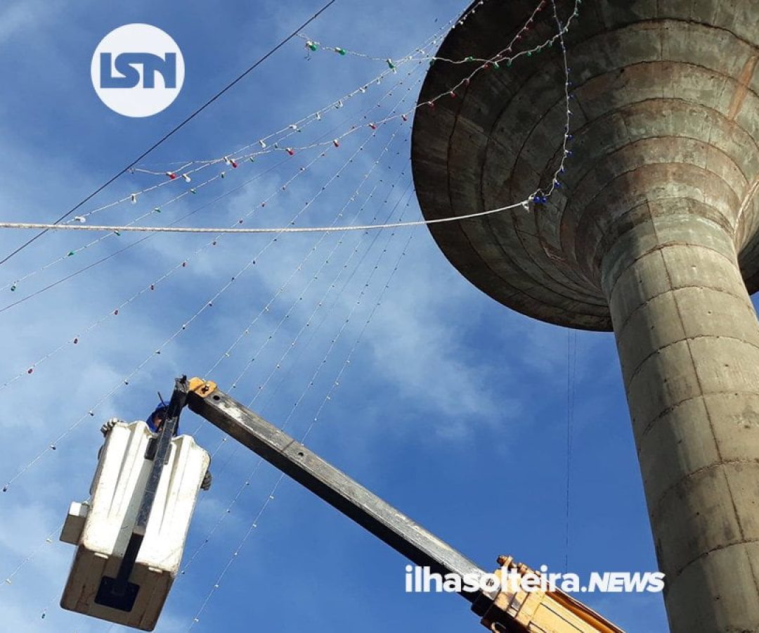 caixa-dagua-arvore-de-natal-gigante-ilha-solteira-news caixa-dagua-arvore-de-natal-gigante-ilha-solteira-news