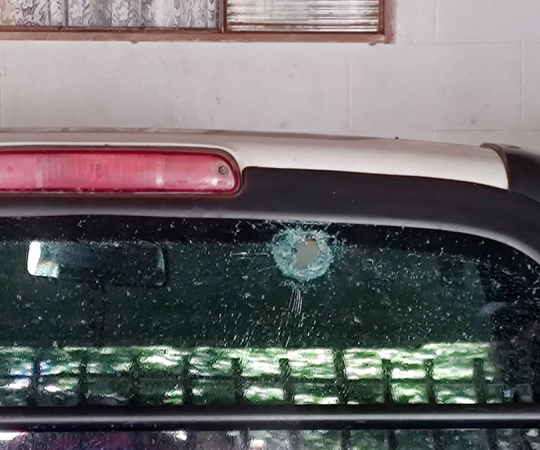 ilha-news-carro-atingido-tiro-passeio-floresta-ilha-solteira