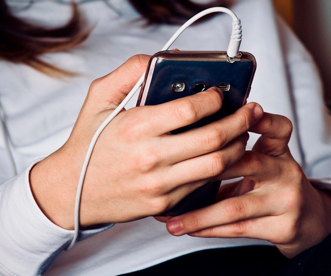 ilha-news-educacao-sp-define-regras-uso-celular-escolas-ilha-solteira