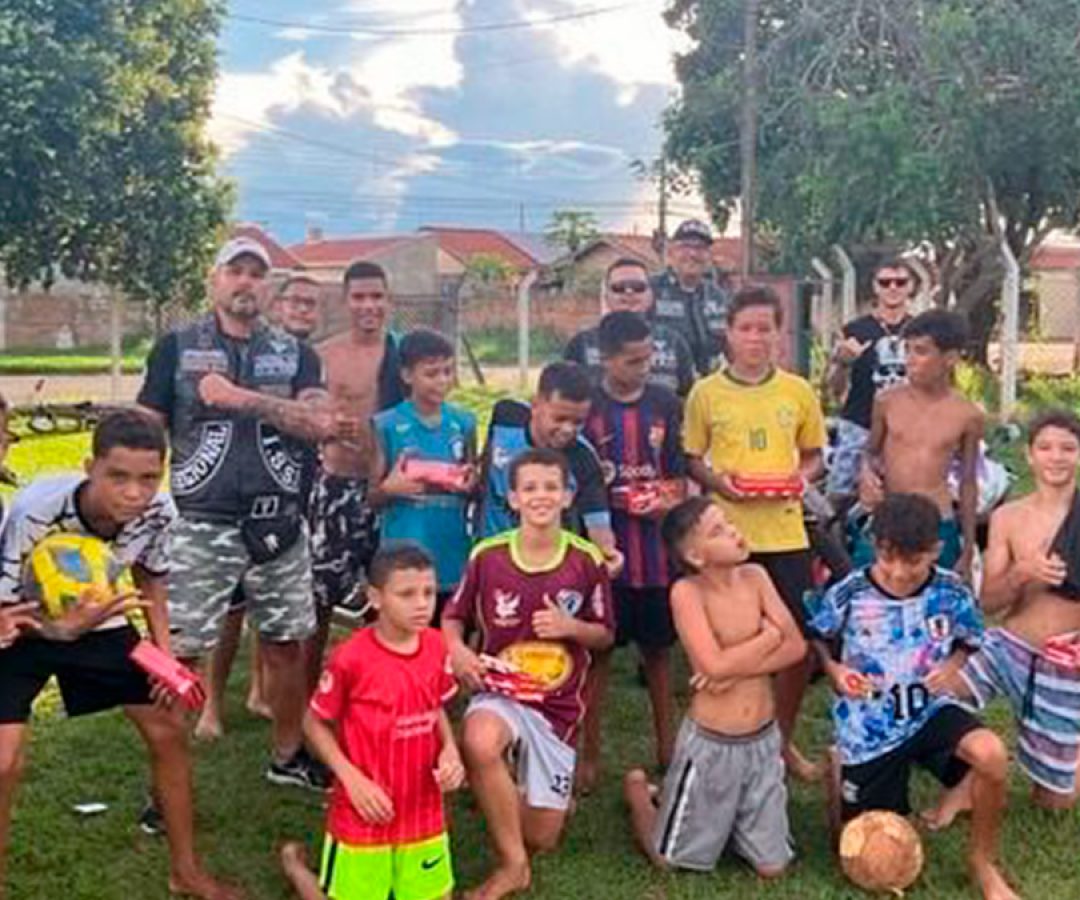 ilha-news-insanos-moto-clube-caixas-de-bombom-ilha-solteira