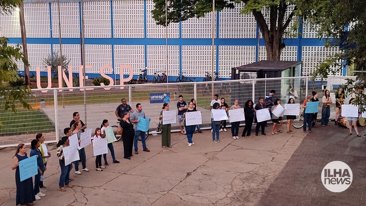 ilha-news-manifestacao-em-frente-unesp-de-ilha-solteira