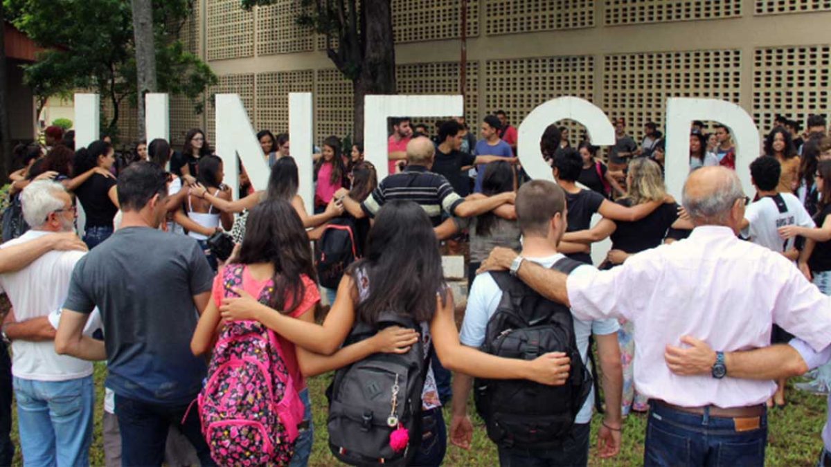 ilha-solteira-news-abraco-unesp-camara