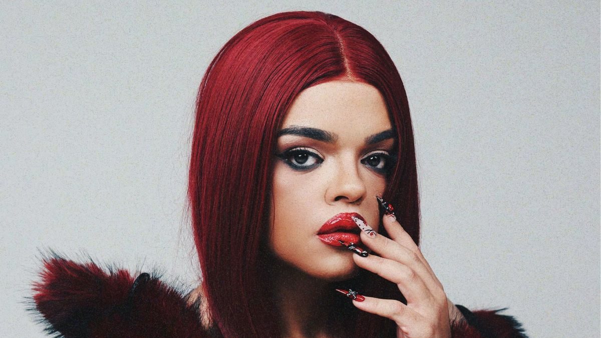 ilha-solteira-news-drag-queen-elektra-mcklein-lanca-single-vampira