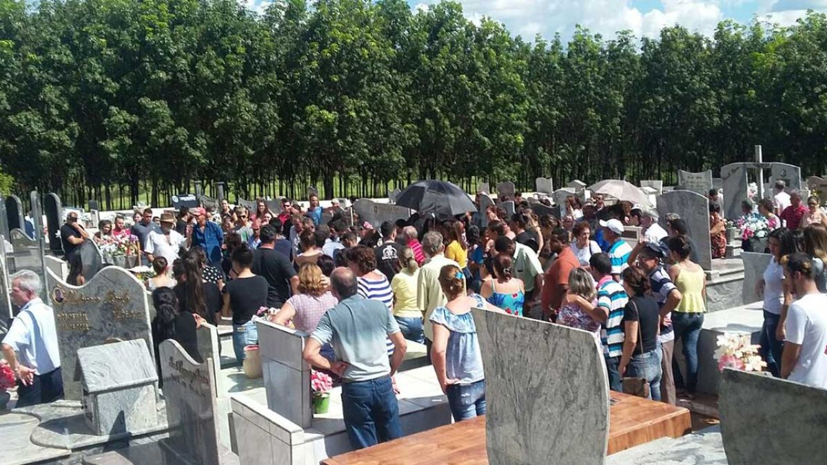 ilha-solteira-news-enterro-universitaria-morta-facadas-maria-julia-unesp